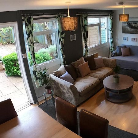Hampton House Hotell Northampton Exteriör bild