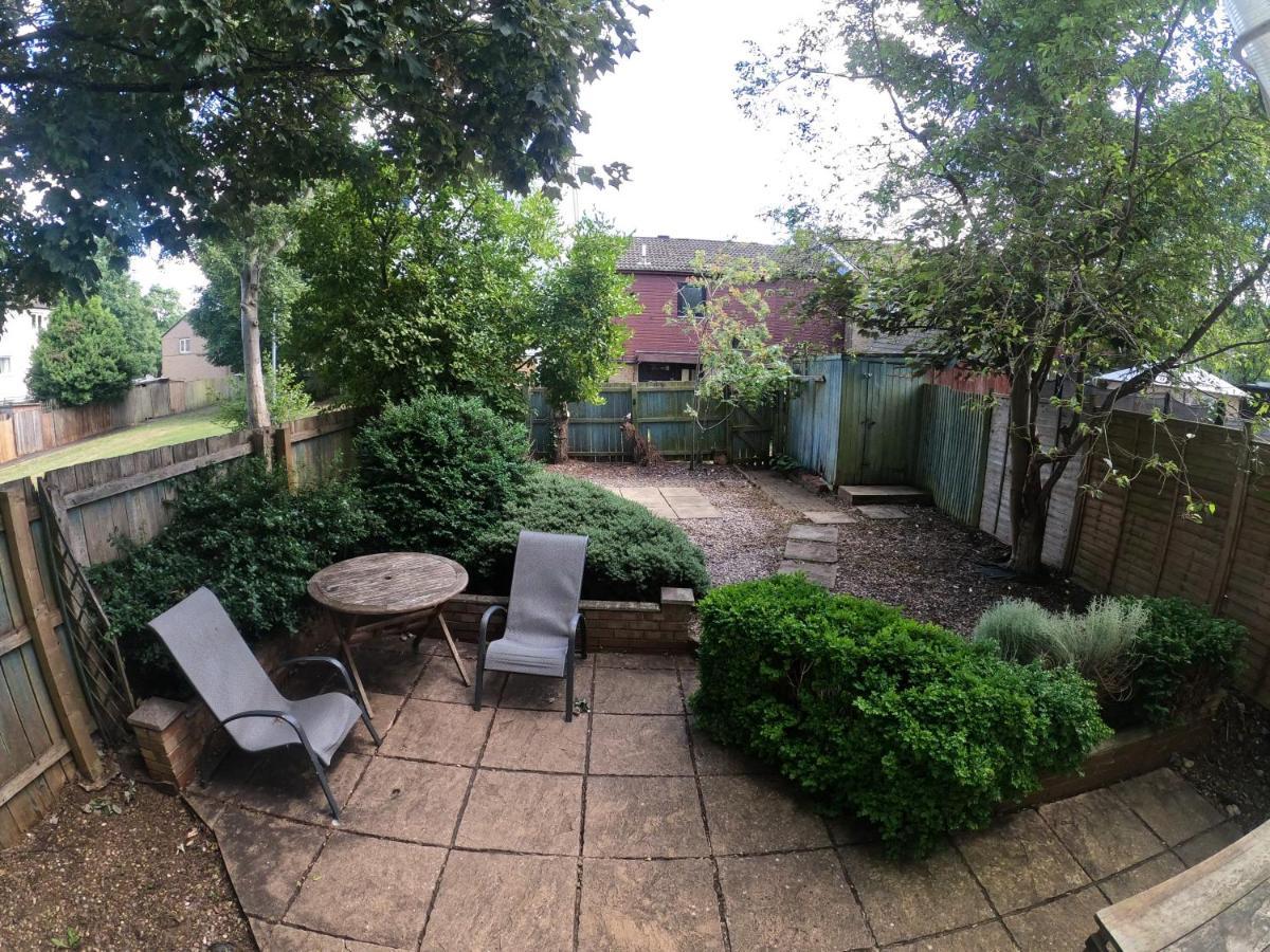 Hampton House Hotell Northampton Exteriör bild